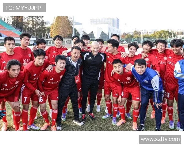 与足球明星合影特效视频带你体验与偶像同框的精彩瞬间